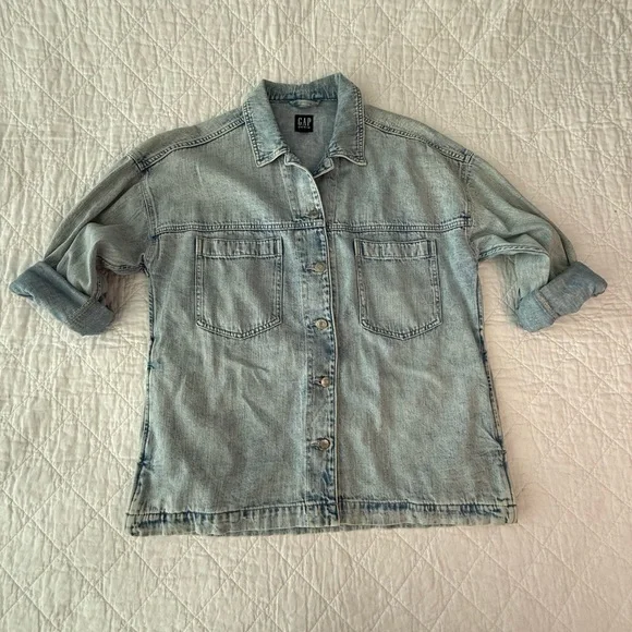 GAP Women's Faded Blue Jean Jacket - Picture 2 of 11